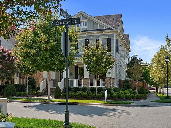 5th image of 702 Shelley Ln