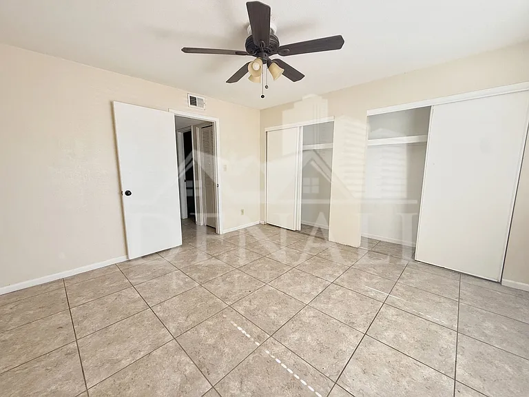 540 N May St #1135 — Photo 14