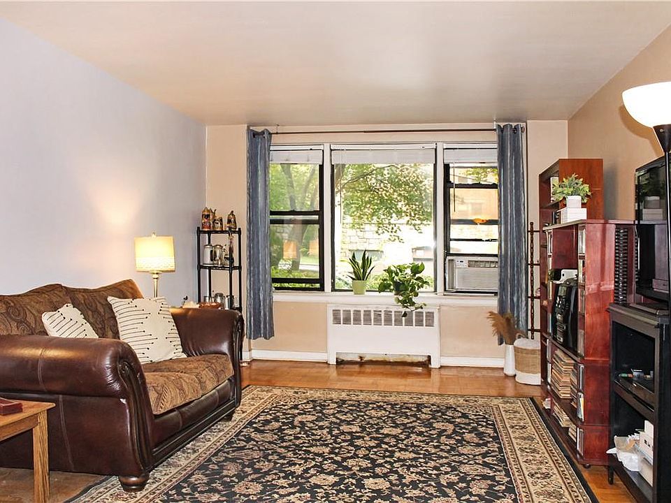 1st image of 10 Franklin Avenue #1P