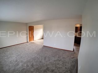 2621 Wilson Ave SW, Cedar Rapids, IA 52404