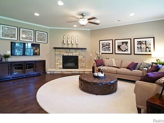 3rd image of 9405 Pine Valley Dr