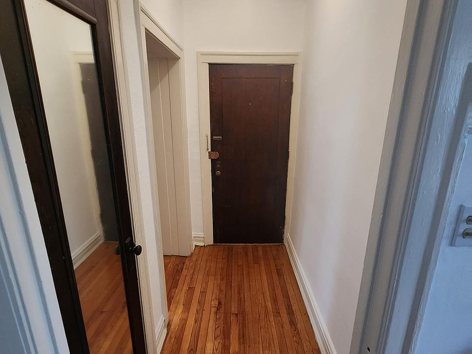FRONT HALLWAY