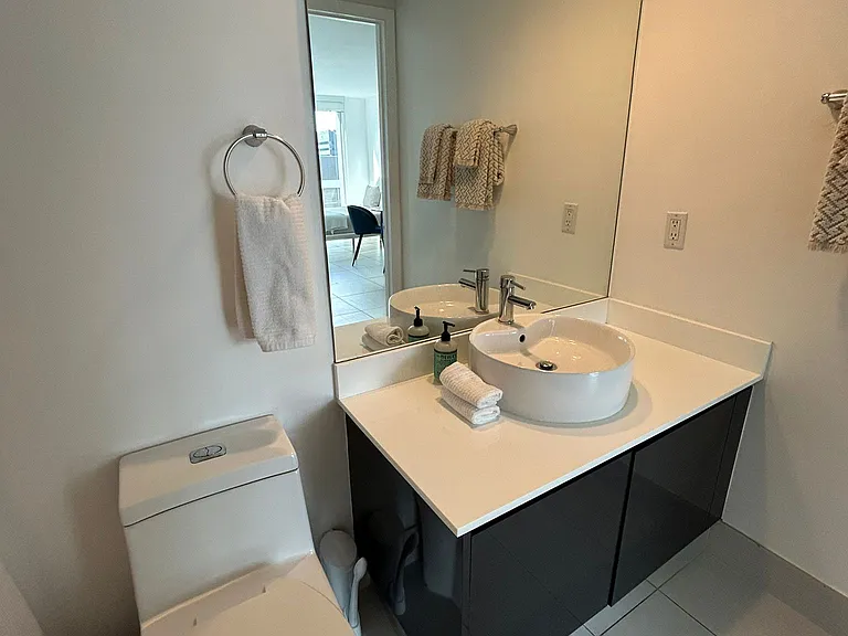 31 SE 6th St #1703 — Photo 9