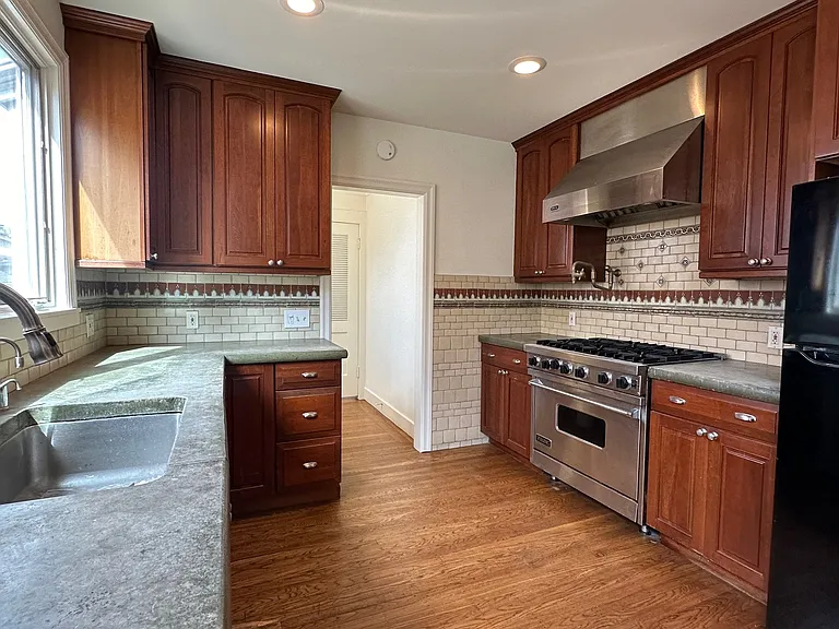 11 Southwood Dr — Photo 9