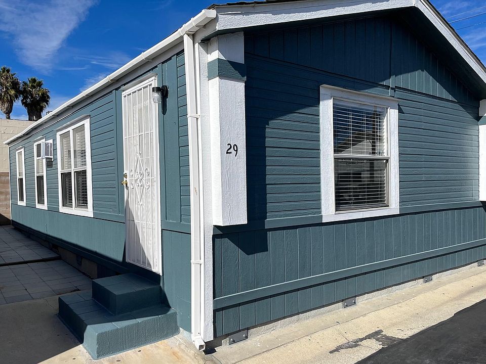 1st image of 133 E 16th St #29