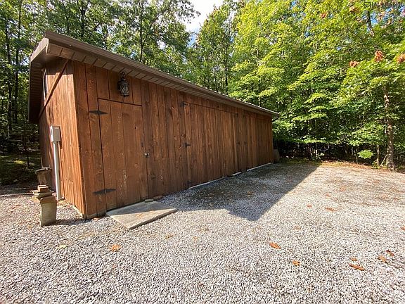 4th image of 209 Swabby Ln