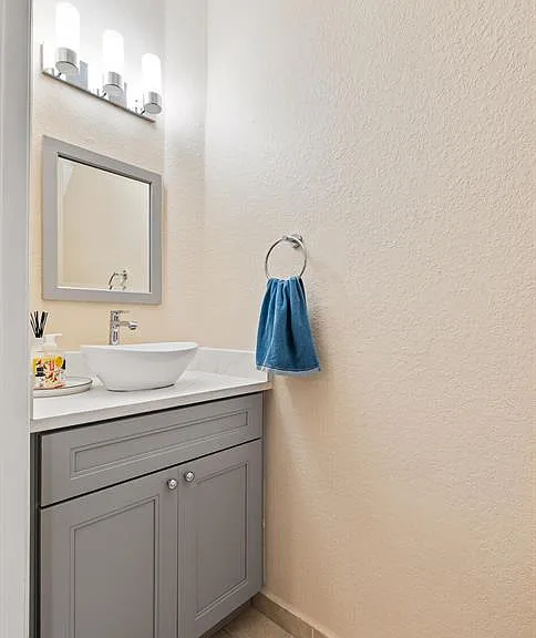8313 Santa Monica Ter — Photo 2