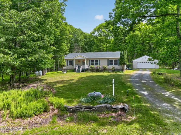 109 Red Rock Cir, Lords Valley, PA 18428