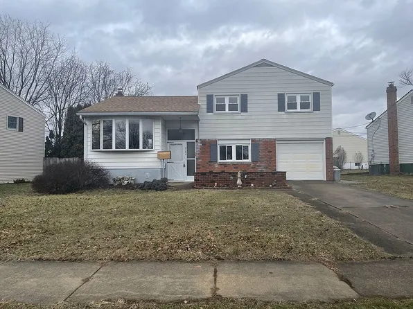 2164 Abington Rd, Bethlehem, PA 18018