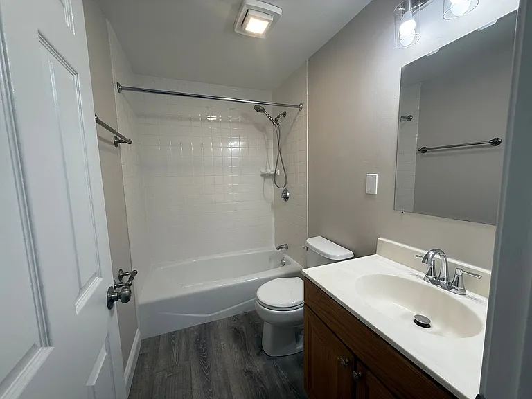 Pondsview Apartments — Photo 62