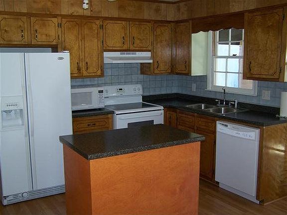 3rd image of 266 Sherwood Dr