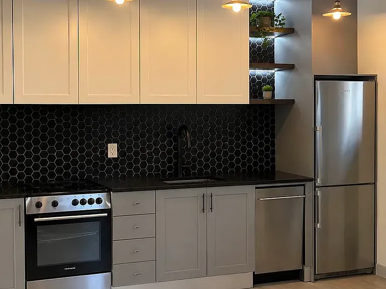 21 Monitor St #1B — Photo 2