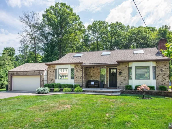 196 Crescent Ave, Wyckoff, NJ 07481