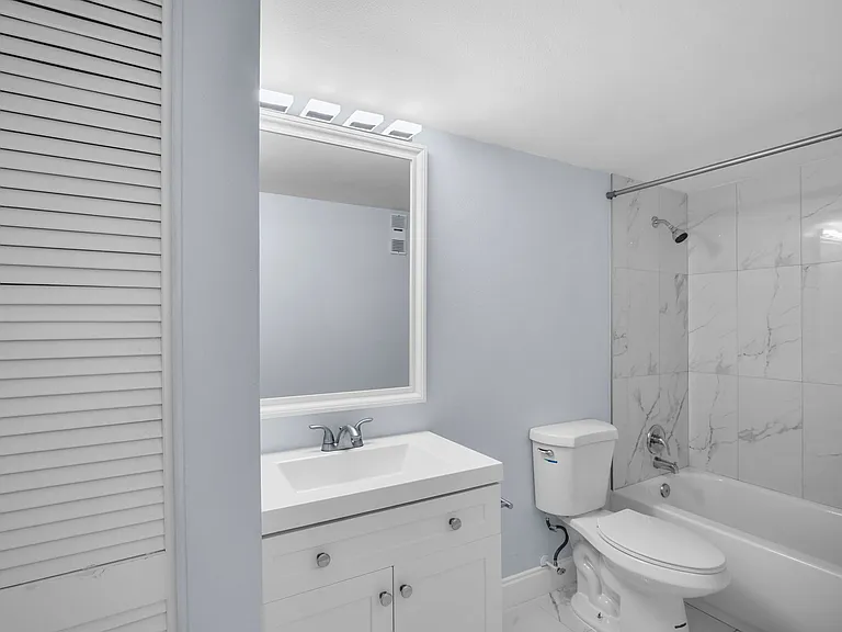 1828 S Park Ave — Photo 14