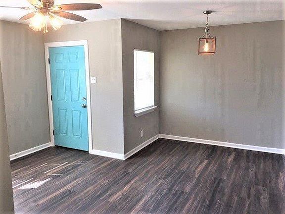 3rd image of 3265 S Llewellyn Ave