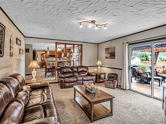 5th image of 1083 Bowen Dr E