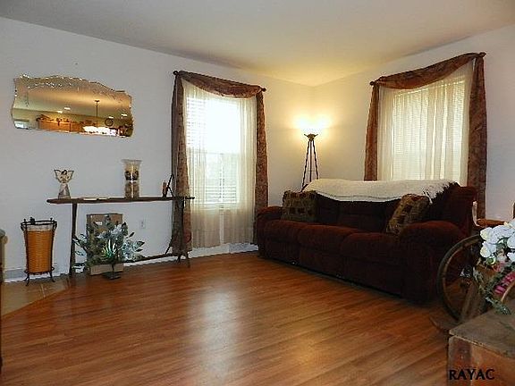 2nd image of 605 Butterfly Cir