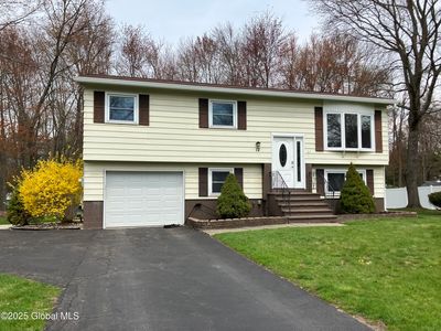 12 Mcintosh Lane, Clifton Park, NY, 12065