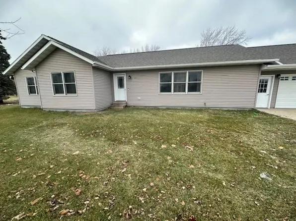 530 Bittersweet Ln, Waupun, WI 53963
