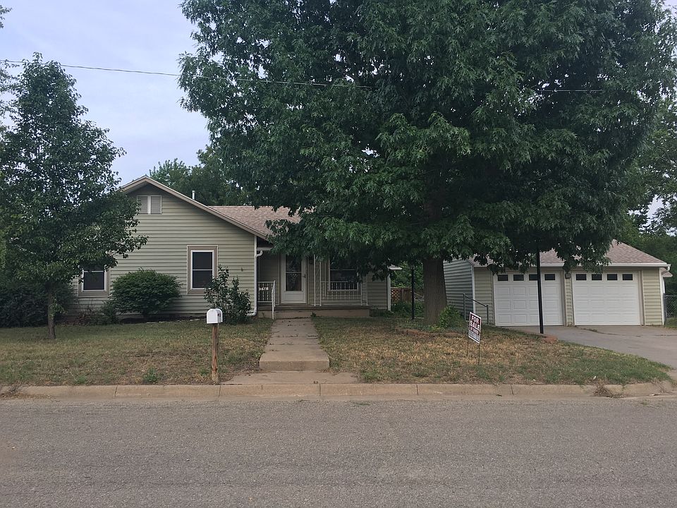 1st image of 734 Broadway Ave
