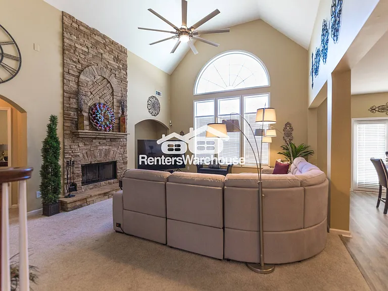 1900 Enfield Ct — Photo 17