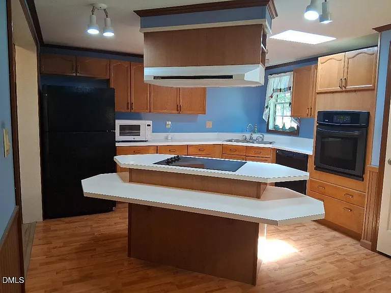 20 Rus Dr — Photo 3