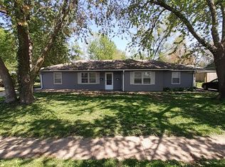 511 SE Main St #B, Lees Summit, MO 64063