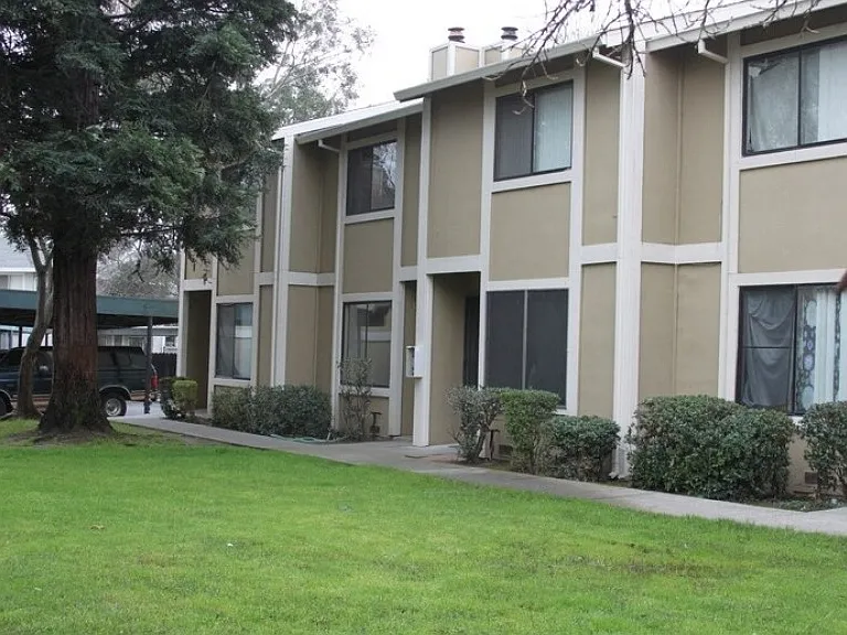 Elevate Apartments — Photo 25