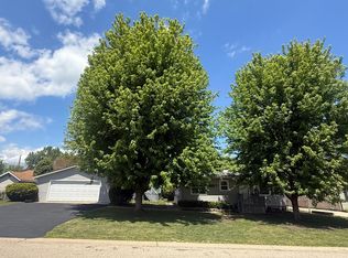 528 Ivy Ct, Round Lake Beach, IL