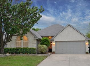 9052 San Joaquin Trl, Fort Worth, TX 76118