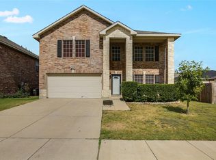 1629 Diamond Lake Trl, Justin, TX 76247