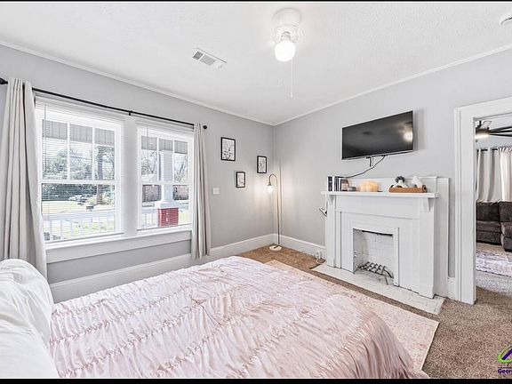 5th image of 863 Richmond St