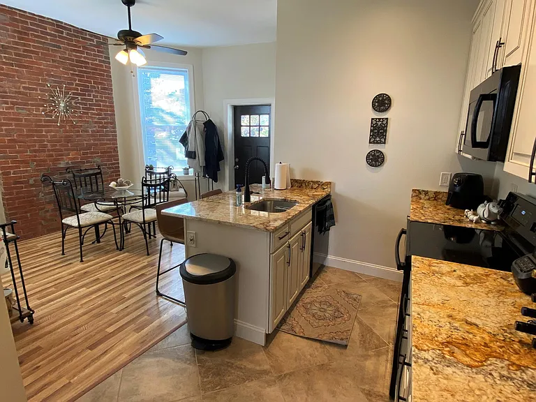 262 S Winebiddle St #6 — Photo 7