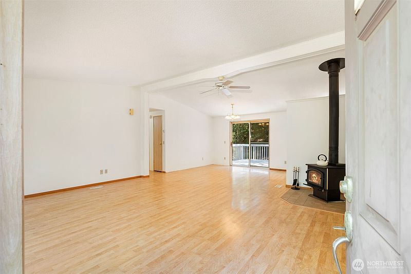 4th image of 752 Jolie Way