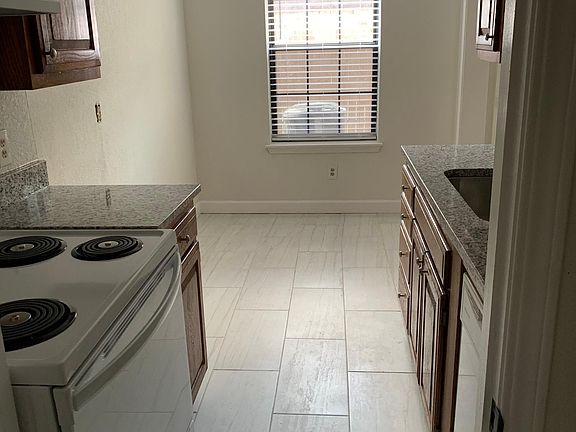 2nd image of 1332 High Meadows Dr