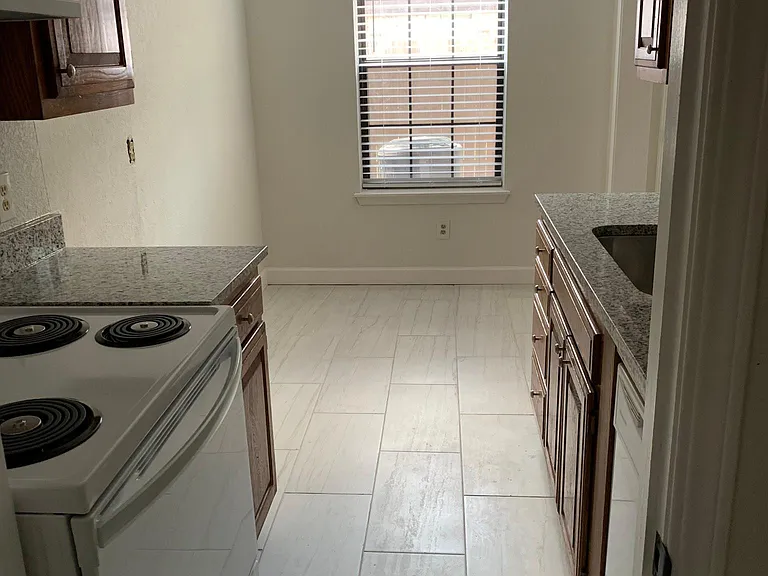 1332 High Meadows Dr — Photo 3