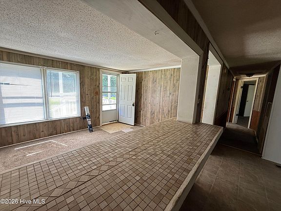 5th image of 112 Colony Drive