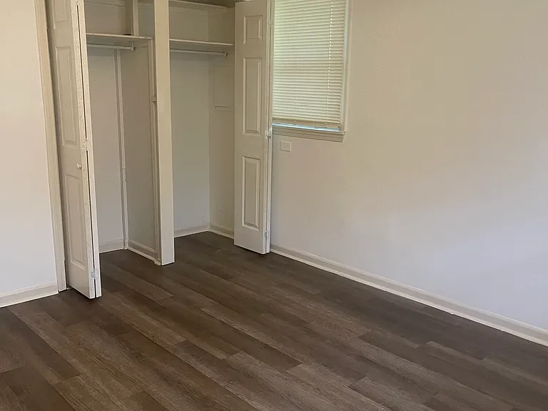 2730 Elgin St — Photo 7