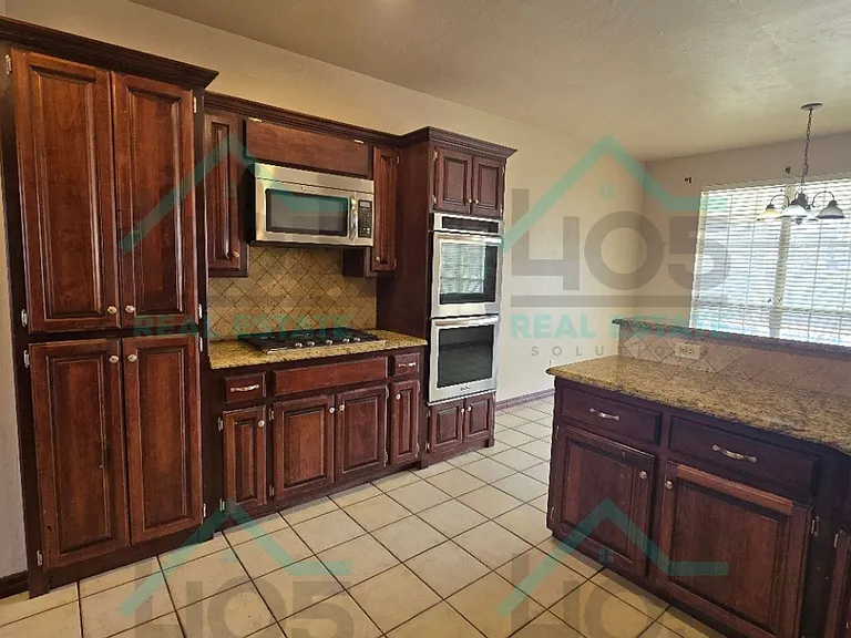 2500 Auburn Ct — Photo 6