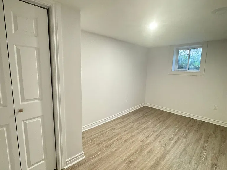5 Calcott Ct #UPPER — Photo 12
