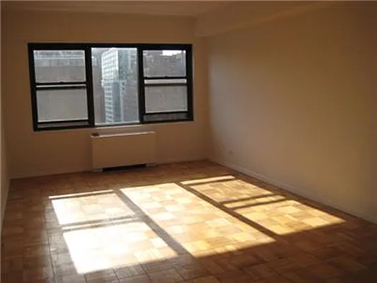 Rented by Akam Sales and Brokerage | media 4