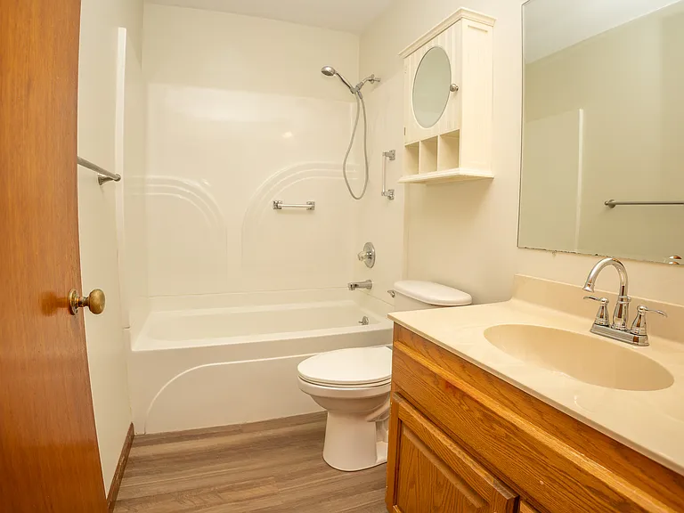 2401 Willow Dr — Photo 17