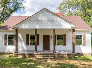 16 Blacks Bluff Rd SW, Rome, GA 30161