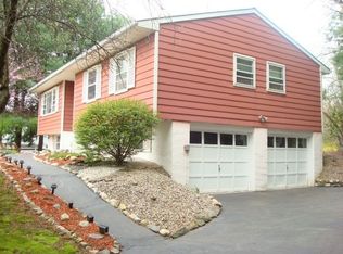 33 N Farm Dr, Dover Plains, NY 12522