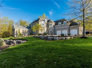 16 Whisper Creek Ct, Rochester, NY 14626