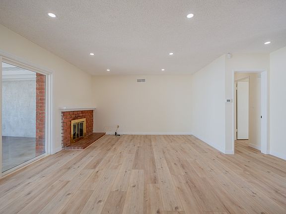 4th image of 13765 Astoria St