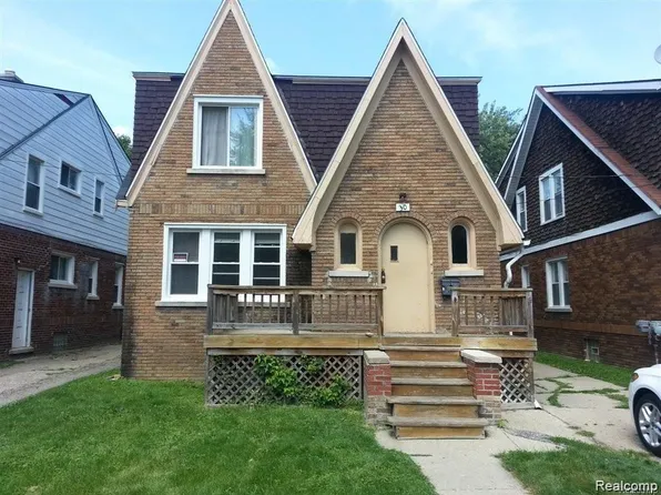30 Spokane Dr, Pontiac, MI 48341