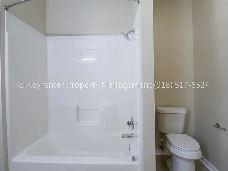 806 W 118th St S — Photo 7