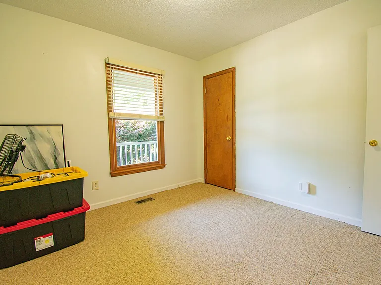 20 N Hillside Dr — Photo 12