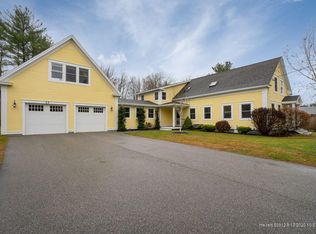33 Falmouth Rd, Falmouth, ME 04105